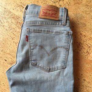 Levi light wash jeans